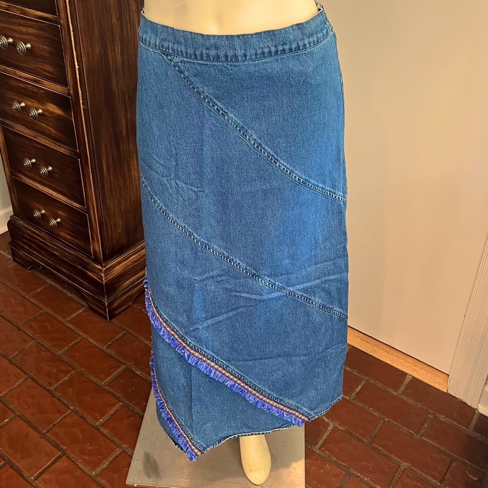 Vintage carolina blues size small Jean midi skirt fringe trim medium wash denim
